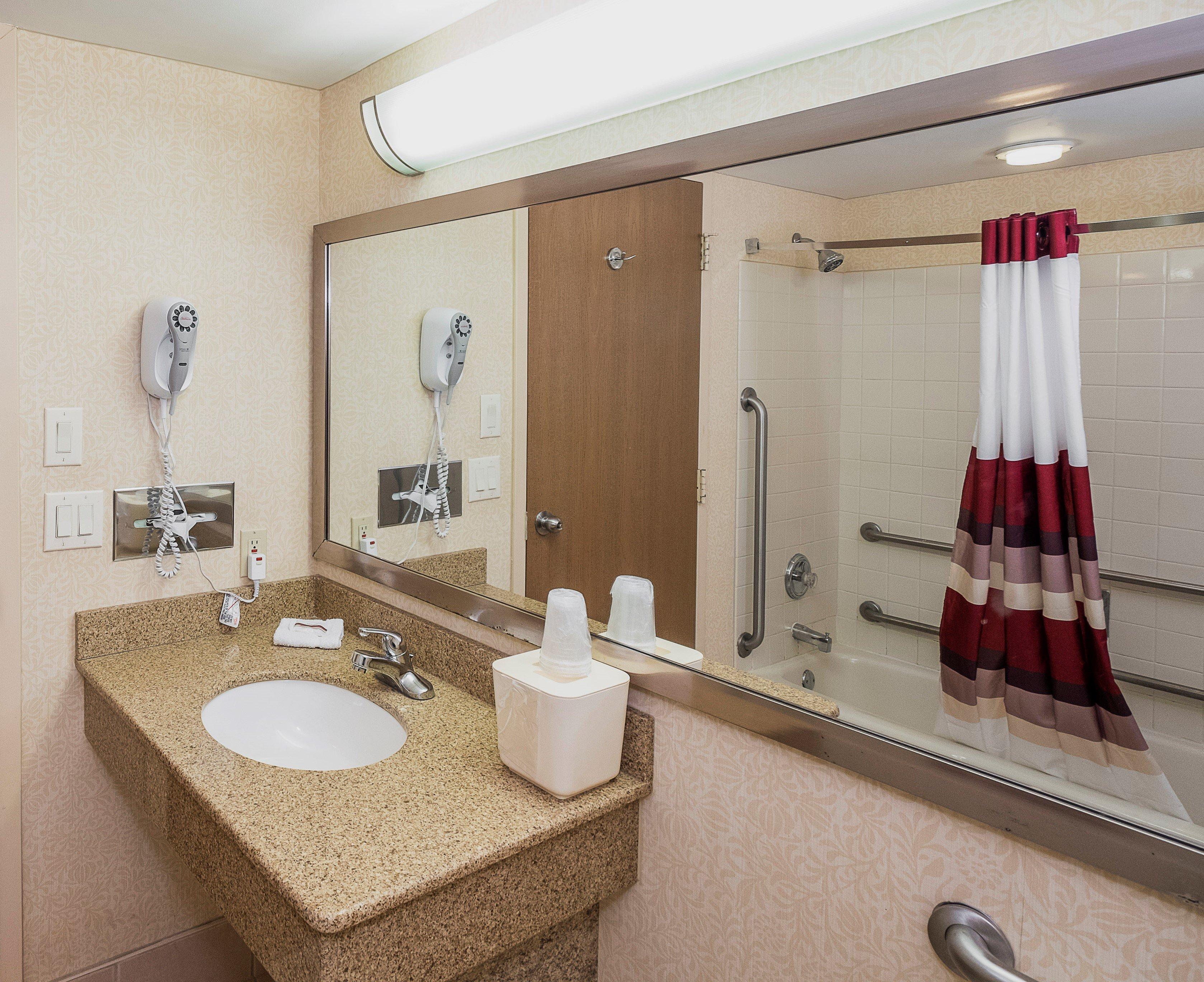 Red Roof Inn & Suites Mt Holly - Mcguire Afb Westampton Exterior photo